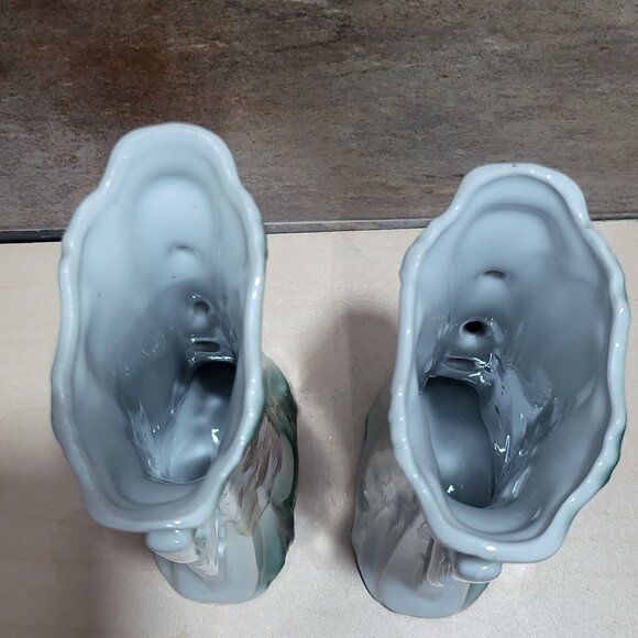 Vintage Pair Vase Flare Ruffled Top Curved Handles Painted Couple - Picture 5 of 12